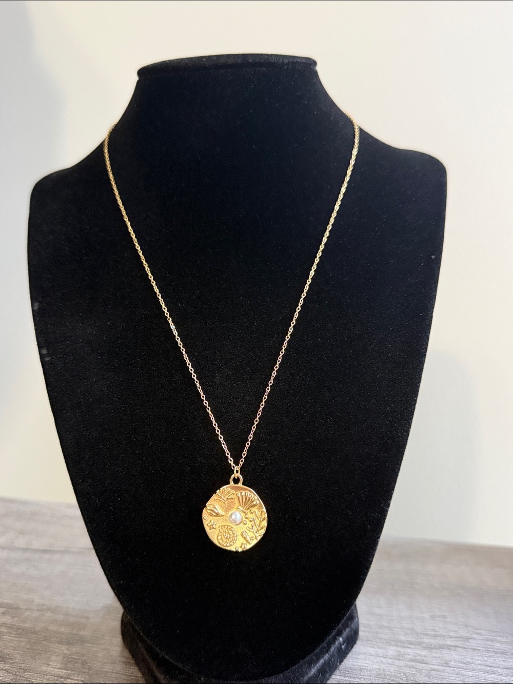 Round Ocean Themed Pendant Necklace